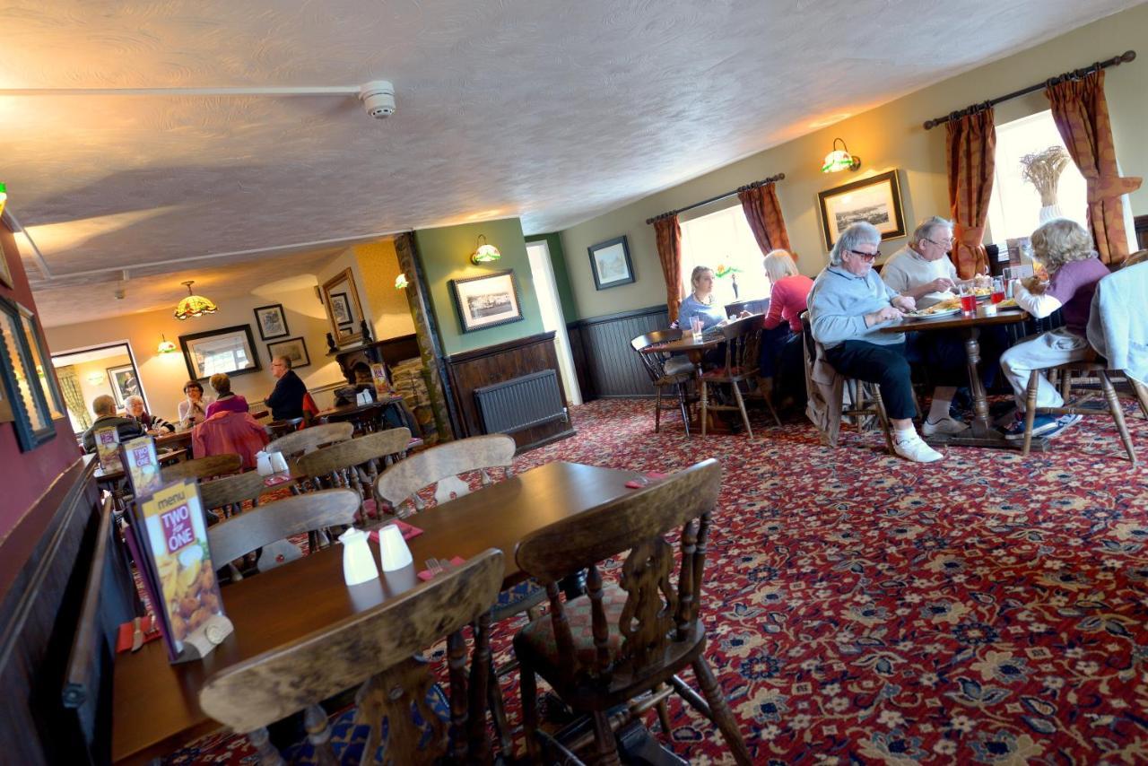 Savoy Country Inn St Clears Eksteriør bilde