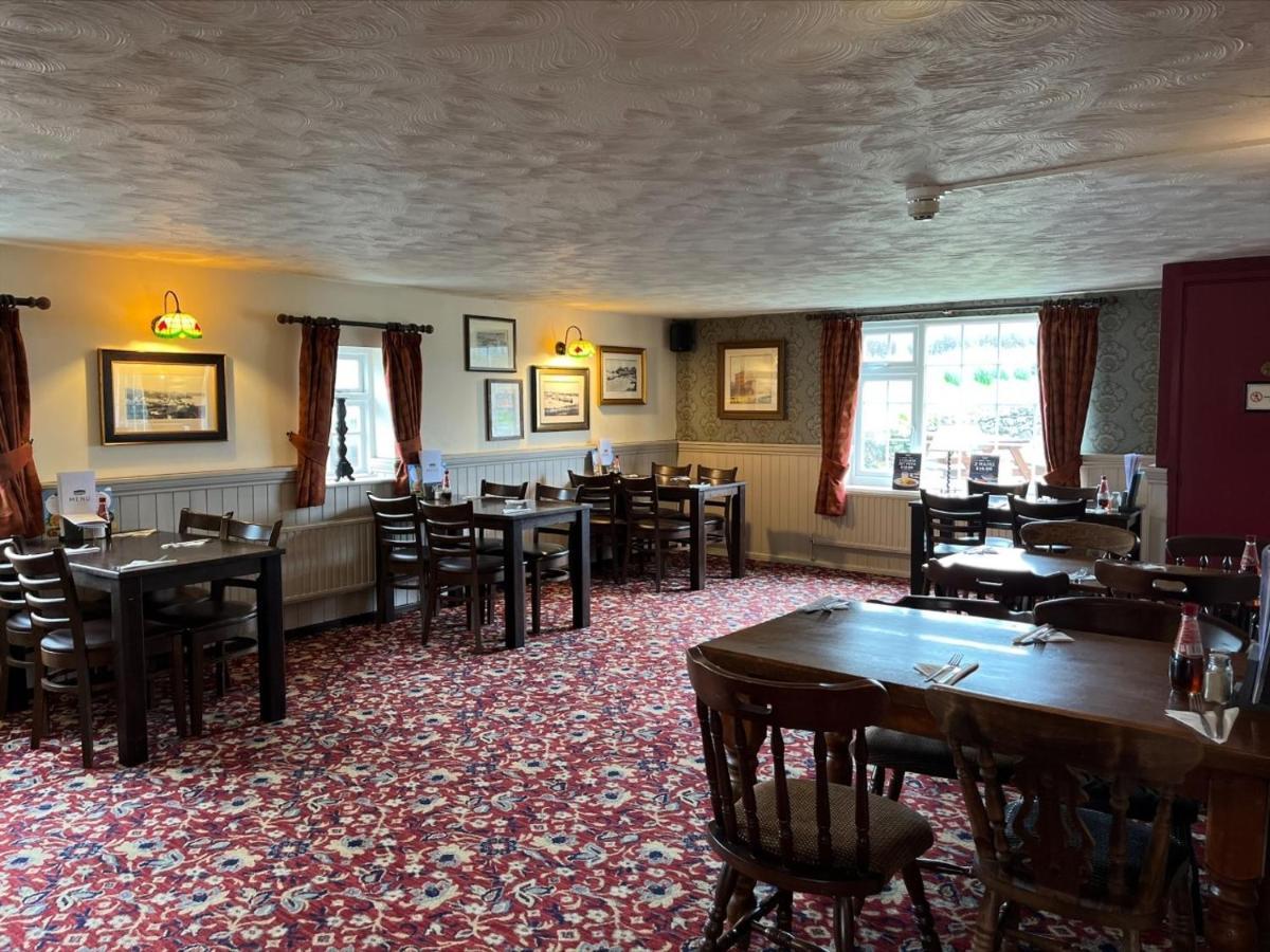Savoy Country Inn St Clears Eksteriør bilde